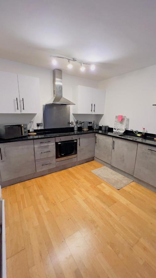 Charming 1-Bedroom Apartment In Woolwich ลอนดอน ภายนอก รูปภาพ