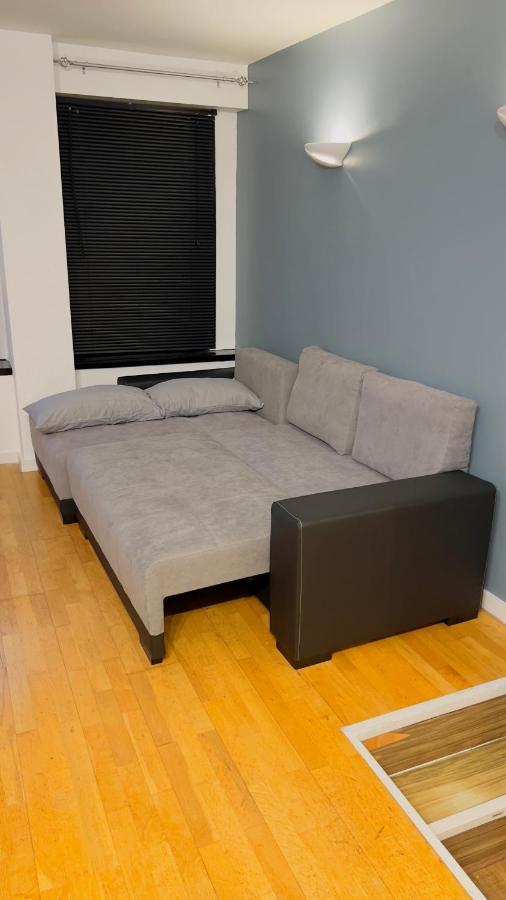 Charming 1-Bedroom Apartment In Woolwich ลอนดอน ภายนอก รูปภาพ